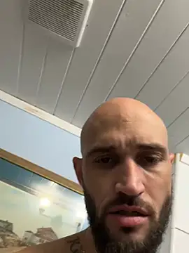 kingNQueen1211 online show from April 25, 2026, 9:12 am