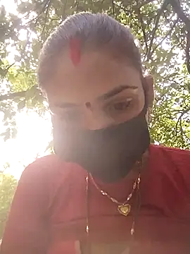 Laxmi9090 online show from May 3, 2026, 4:39 am