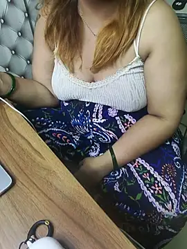 Snapshot of butterflyslay chatting on August 4, 2026, 8:02 pm butterflyslay online show from August 4, 2026, 8:02 pm