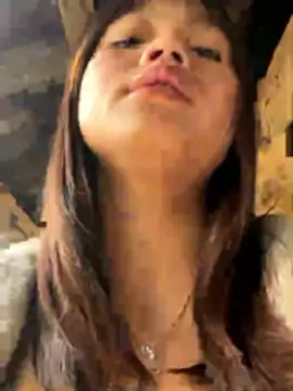 Snapshot of _3girl_ chatting on December 17, 2025, 2:16 am 3girl online show from December 17, 2025, 2:16 am