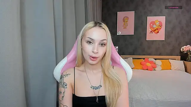 LanaMiracle online show from February 25, 2026, 3:18 am