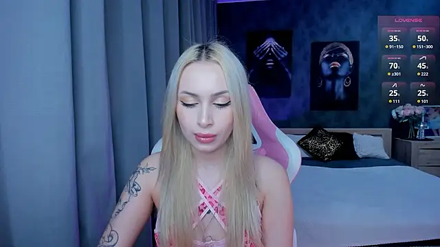 LanaMiracle online show from February 5, 2026, 3:57 am