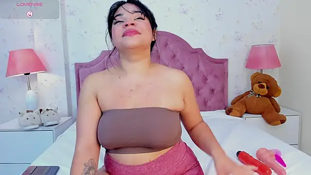 SusanaCreed online show from February 2, 2026, 12:48 pm