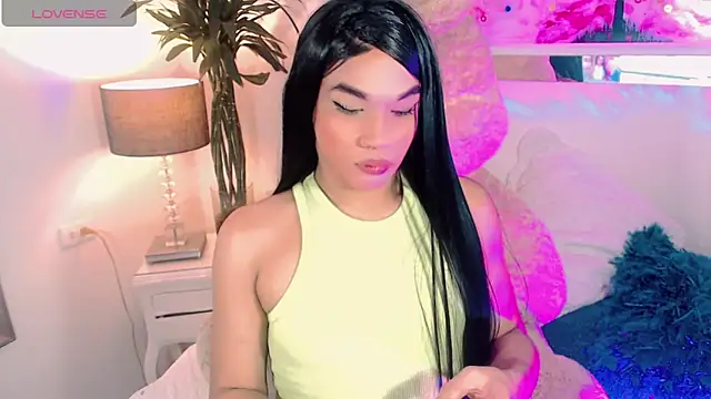 agathaferrer3 online show from December 16, 2025, 11:25 am