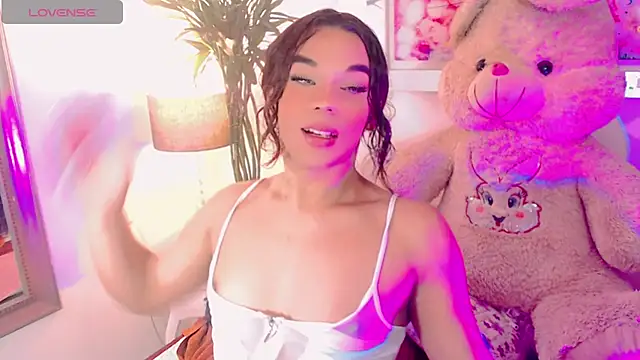 agathaferrer3 online show from January 8, 2026, 11:49 am