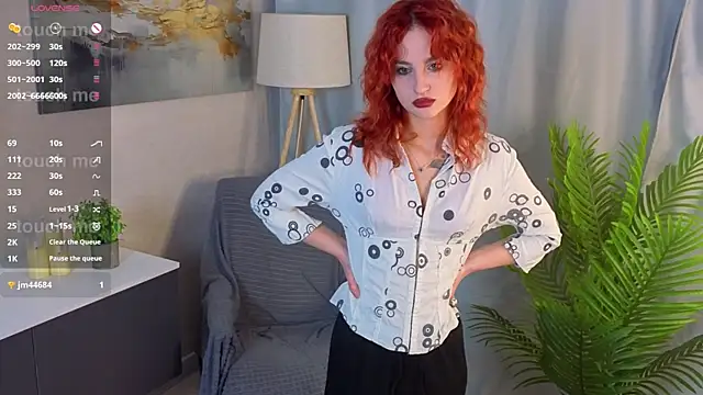 NaidaGresco online show from December 21, 2025, 3:41 am