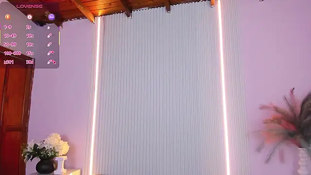 VivianOwen9 online show from March 23, 2026, 1:00 pm