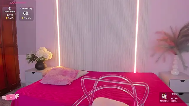 VivianOwen9 online show from March 21, 2026, 1:04 pm