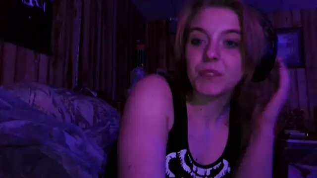blissful-moon online show from April 9, 2026, 11:11 pm