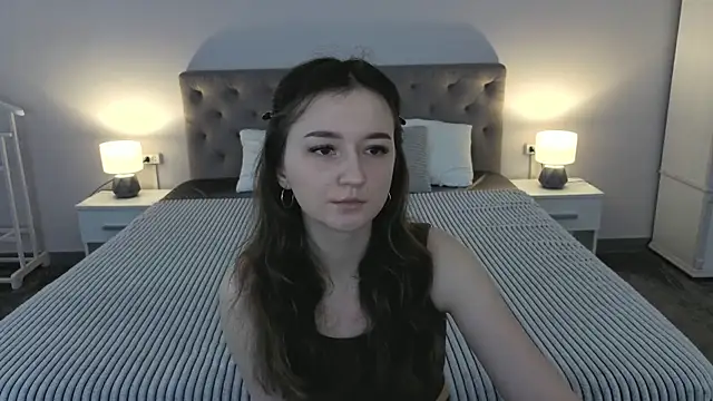 CyrenaLuxe online show from April 24, 2026, 6:04 am