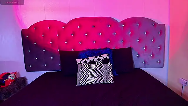 Snapshot of scarlett_venom_ chatting on March 9, 2026, 7:28 pm scarlett venom online show from March 9, 2026, 7:28 pm