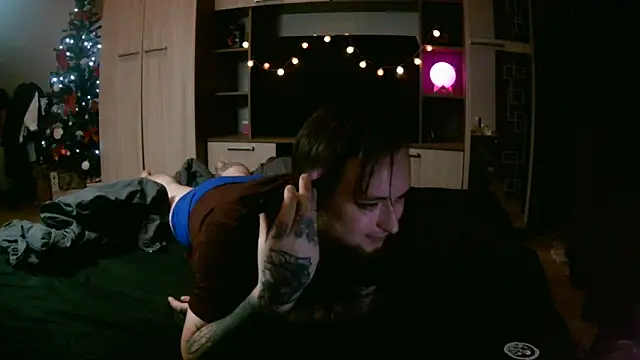 punksshow online show from December 17, 2025, 3:17 pm