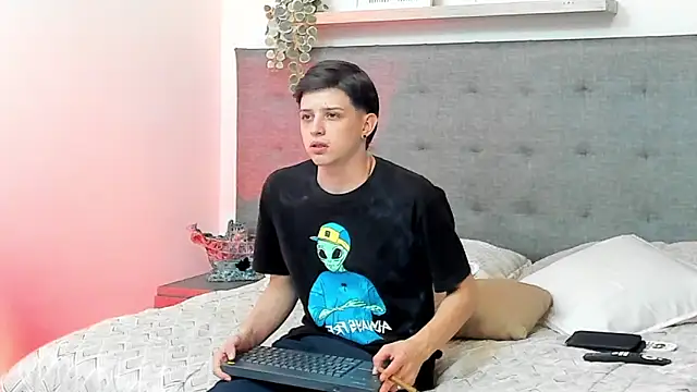 Snapshot of sebastamayo_ chatting on February 25, 2026, 4:56 am sebastamayo online show from February 25, 2026, 4:56 am