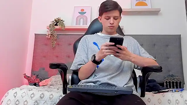 Snapshot of sebastamayo_ chatting on March 5, 2026, 6:10 am sebastamayo online show from March 5, 2026, 6:10 am