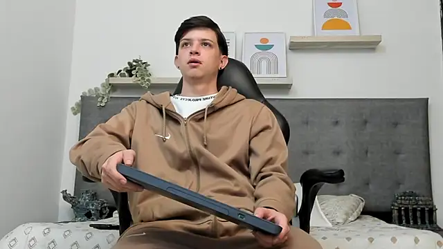 Snapshot of sebastamayo_ chatting on March 10, 2026, 7:01 am sebastamayo online show from March 10, 2026, 7:01 am