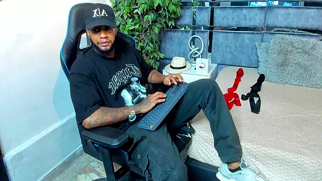 Snapshot of jay_jhonson01 chatting on March 7, 2026, 4:30 am jay jhonson01 online show from March 7, 2026, 4:30 am