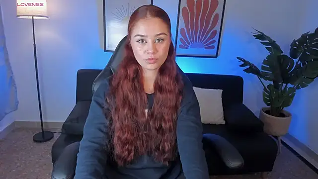 Amelia Saenz  online show from May 8, 2026, 8:23 pm
