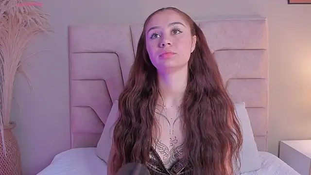 Amelia Saenz  online show from February 5, 2026, 7:21 pm