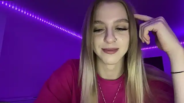 Snapshot of AzoticBasics chatting on December 14, 2025, 1:17 pm AzoticBasics online show from December 14, 2025, 1:17 pm