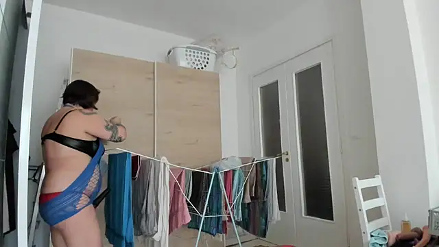 tantriquegirl06 online show from April 29, 2026, 5:41 pm