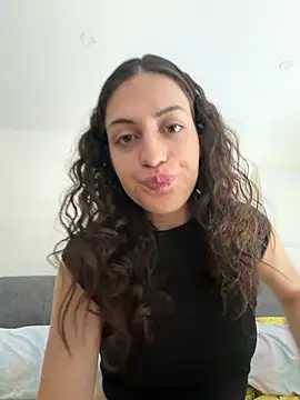 CoquineCharmeuse online show from April 20, 2026, 1:24 pm
