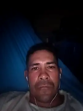 Snapshot of Juven1632 chatting on February 10, 2026, 12:42 am Juven1632 online show from February 10, 2026, 12:42 am