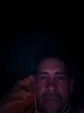 Snapshot of Juven1632 chatting on March 17, 2026, 11:41 pm Juven1632 online show from March 17, 2026, 11:41 pm