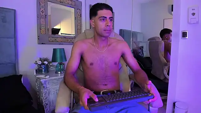 Snapshot of Lincon_Casttan chatting on December 16, 2025, 11:14 am Lincon Casttan online show from December 16, 2025, 11:14 am