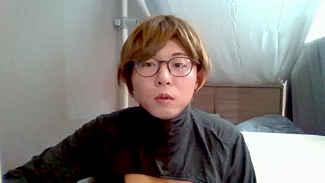 Rika Kururi online show from December 17, 2025, 4:06 am