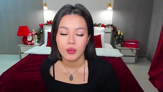 Snapshot of Brunette_Charm chatting on December 14, 2025, 6:24 pm Brunette Charm online show from December 14, 2025, 6:24 pm