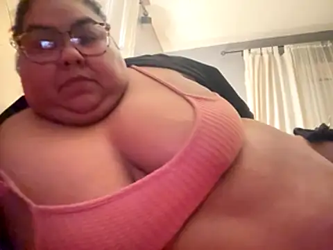 Snapshot of Sexybbwqueen chatting on December 18, 2025, 10:30 am Sexybbwqueen online show from December 18, 2025, 10:30 am