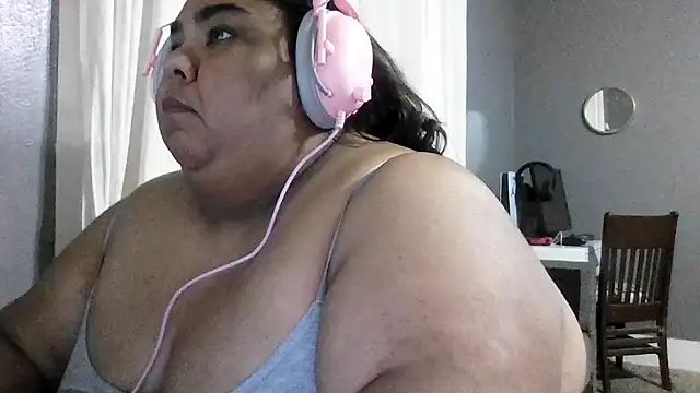 Snapshot of Sexybbwqueen chatting on January 9, 2026, 6:20 am Sexybbwqueen online show from January 9, 2026, 6:20 am