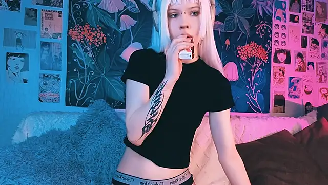 PeacchyPawss online show from December 23, 2025, 7:29 am