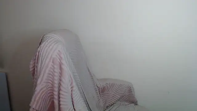 Snapshot of LiaSeass_ chatting on May 10, 2026, 11:58 am LiaSeass online show from May 10, 2026, 11:58 am