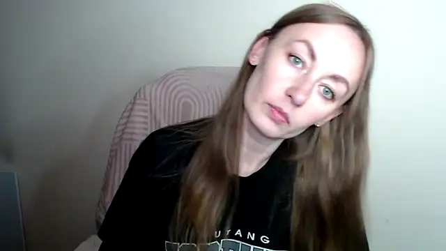 Snapshot of LiaSeass_ chatting on May 17, 2026, 12:27 pm LiaSeass online show from May 17, 2026, 12:27 pm