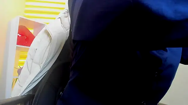 Snapshot of Aziza-New chatting on February 22, 2026, 12:29 pm Aziza-New online show from February 22, 2026, 12:29 pm