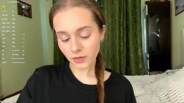 MiaBlanko online show from February 1, 2026, 10:24 am