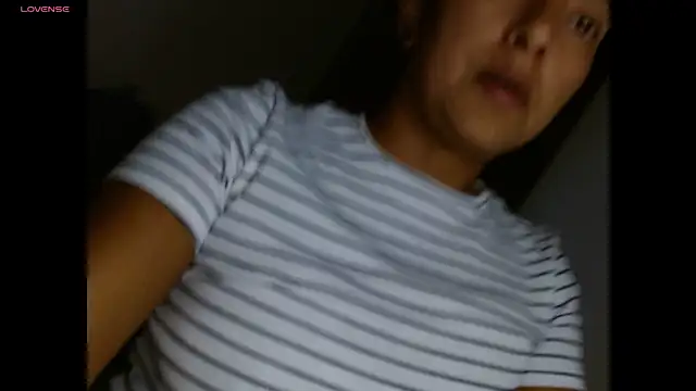 NovahPerotti online show from April 4, 2026, 9:49 am