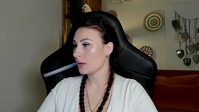 NoraFoxes online show from January 17, 2026, 5:33 am