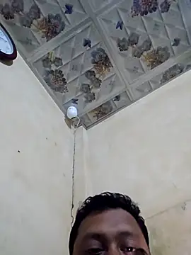 Snapshot of SHARIF12123 chatting on December 20, 2025, 1:25 pm SHARIF12123 online show from December 20, 2025, 1:25 pm