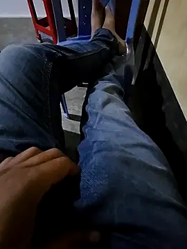 Snapshot of SHARIF12123 chatting on February 14, 2026, 5:46 pm SHARIF12123 online show from February 14, 2026, 5:46 pm