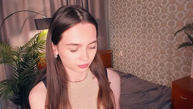 Snapshot of YvonneRobes chatting on June 14, 2026, 6:58 am YvonneRobes online show from June 14, 2026, 6:58 am