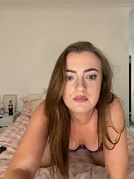 Snapshot of PoppyAnne_ chatting on May 29, 2026, 4:24 pm PoppyAnne online show from May 29, 2026, 4:24 pm