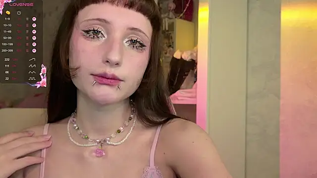 MiraJades online show from March 29, 2026, 10:33 pm