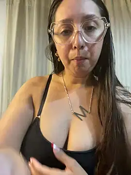 Soy maiaa4 online show from February 12, 2026, 1:05 am