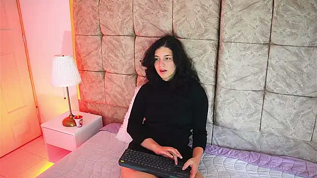 AlexiaClark7 online show from February 25, 2026, 7:47 pm