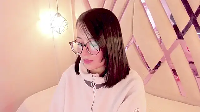 Snapshot of Lovely-martina chatting on March 16, 2026, 12:31 pm Lovely-martina online show from March 16, 2026, 12:31 pm