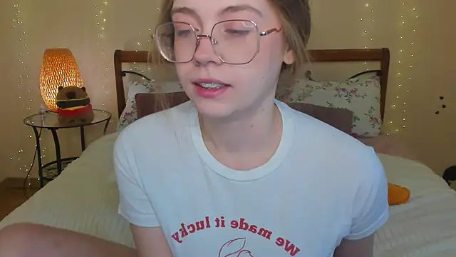 Snapshot of miya_soft chatting on May 19, 2026, 1:56 am miya soft online show from May 19, 2026, 1:56 am