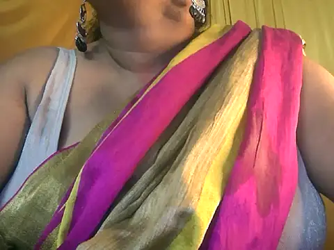 Snapshot of MISTI_KOLK chatting on July 3, 2026, 6:42 am MISTI KOLK online show from July 3, 2026, 6:42 am
