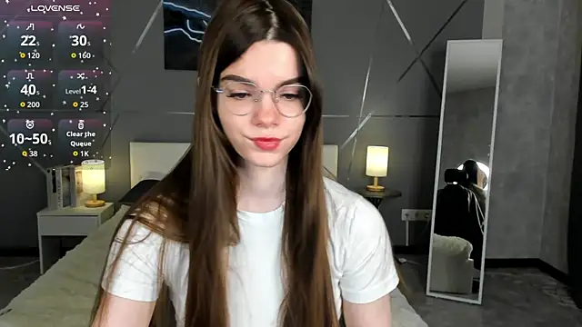 miss  evelyne online show from December 22, 2025, 1:28 am